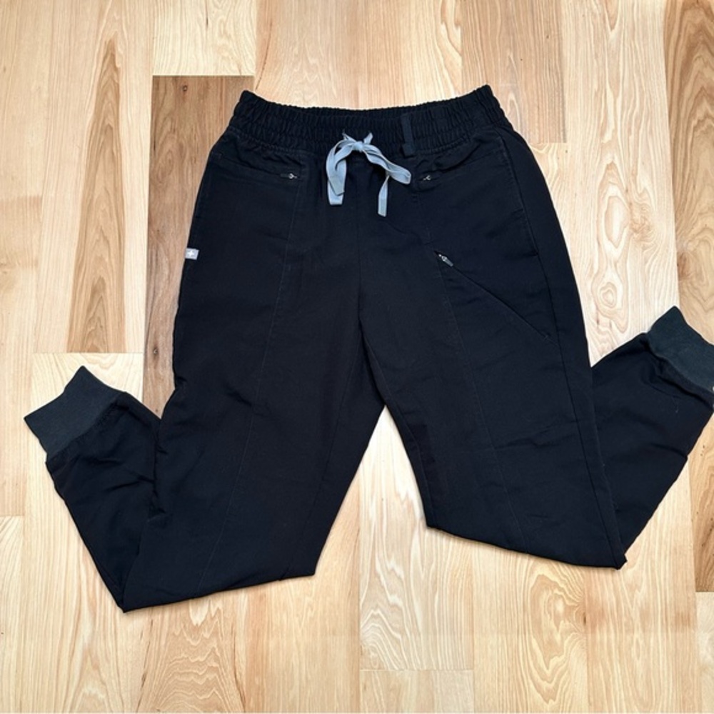 Figs Black Grenelle Jogger Scrub Pants Women’s size XS petite